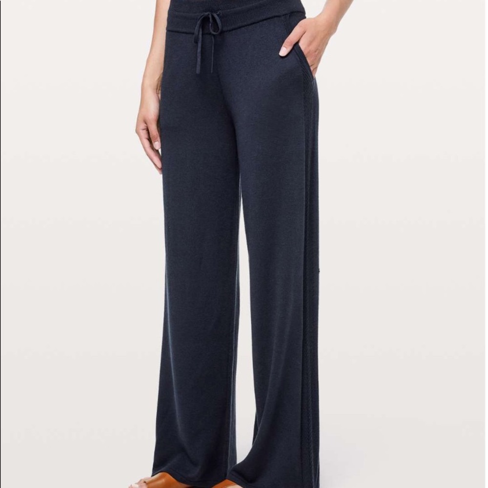Lululemon Comfort Zone Cashlu™ Pants Size 8